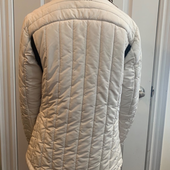 Roots Women’s Puffer Jacket - Picture 2 of 5